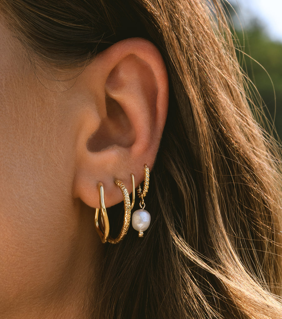 Earrings - twisty pearl